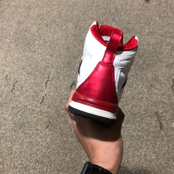 Jordan’s - Picture 4 of 8